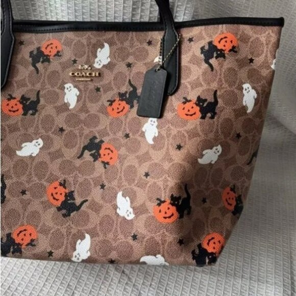 Coach Tote In Signature Canvas With Halloween Graphic Bag Purse - Picture 8 of 9